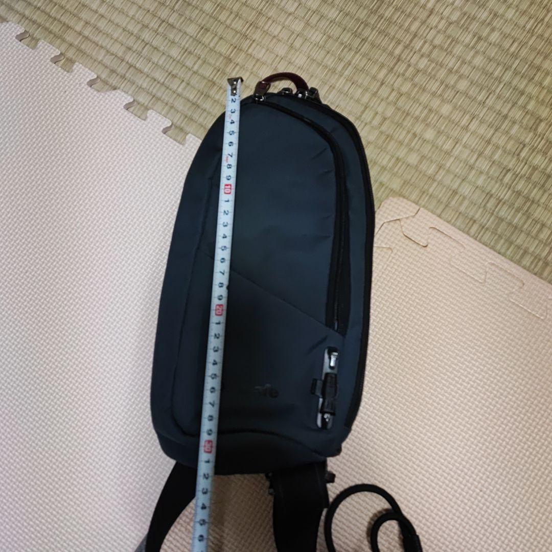 pacsafe ダークグレー ショルダーバッグ pacsafe ダークグレー ショルダーバッグ
