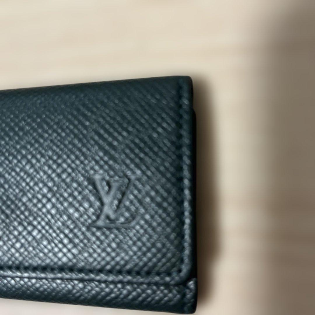 Louis Vuitton ダークグリーン レザーキーケース Louis Vuitton グリーンレザー キーケース - メルカリ