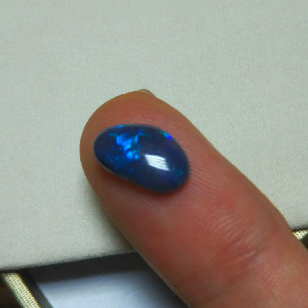 オーストラリア・ライトニングリッジ産ブラックオパール 2.26ct