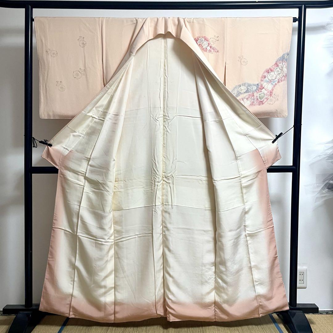 付け下げ ］袷 正絹 サーモンピンク系統 草花 辻ヶ花 春 - メルカリ