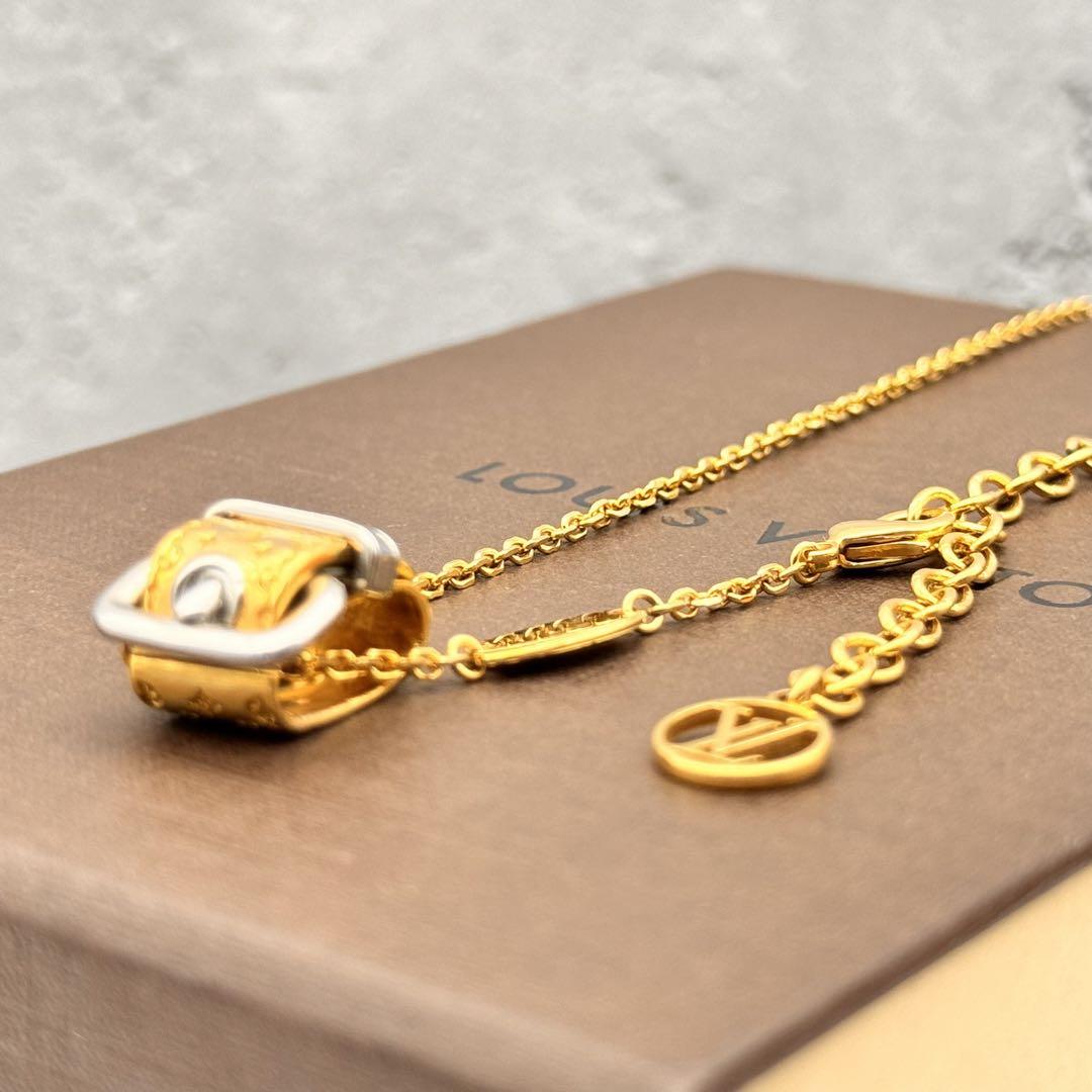 【美品】ルイヴィトン　モノグラム ベルトモチーフ　ネックレス　ゴールドカラー 美品】ルイヴィトン モノグラム ベルトモチーフ ネックレス