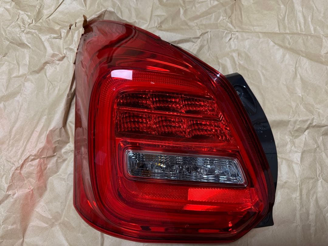 ZC33S スイフトスポーツ テールランプ 純正 - メルカリ
