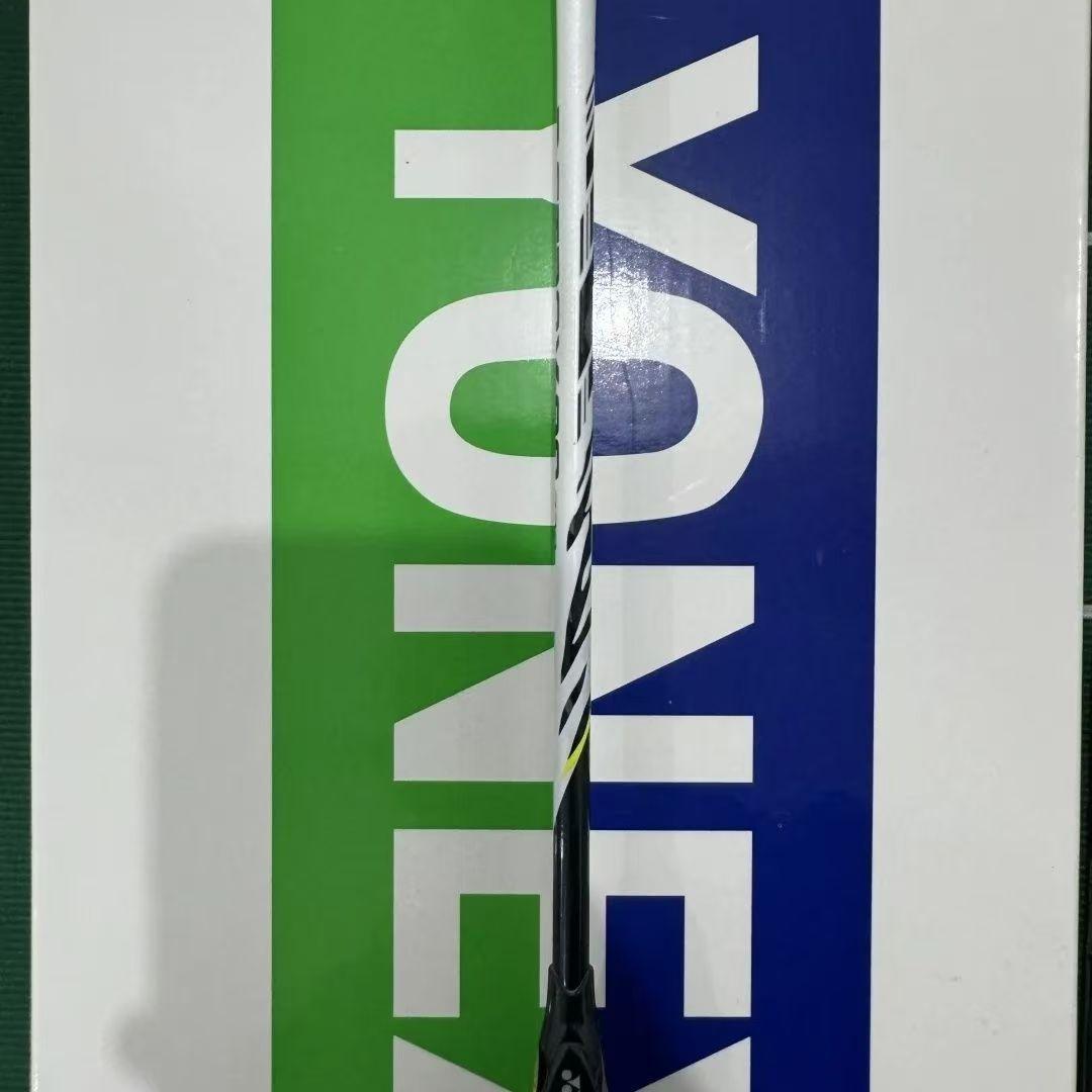 YONEX　アストロクス99プロ　4UG5