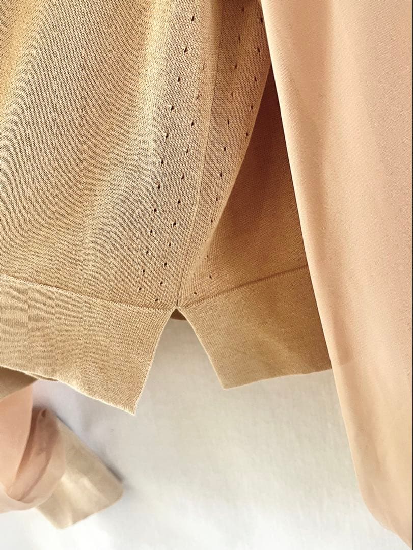 【美品】HYKEハイク シアースリーブ ニットトップ2024ss 【美品】HYKEハイク シアースリーブ ニットトップ2024ss