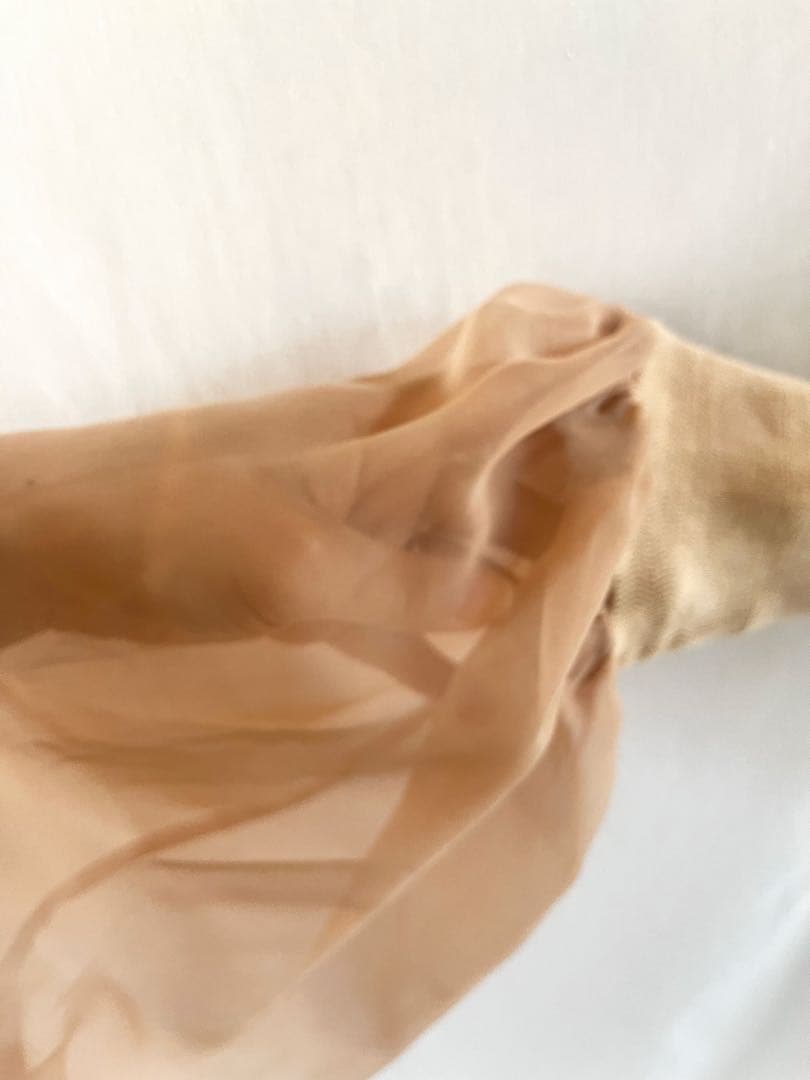 【美品】HYKEハイク シアースリーブ ニットトップ2024ss 【美品】HYKEハイク シアースリーブ ニットトップ2024ss