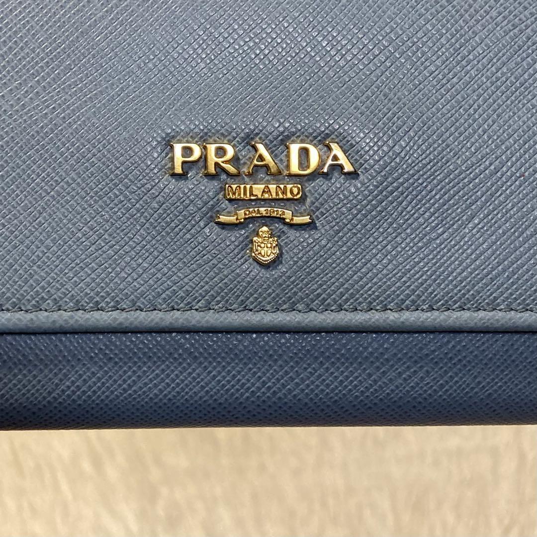 月末限定セール　美品　PRADA プラダ　長財布　バイカラー　青　カード　白