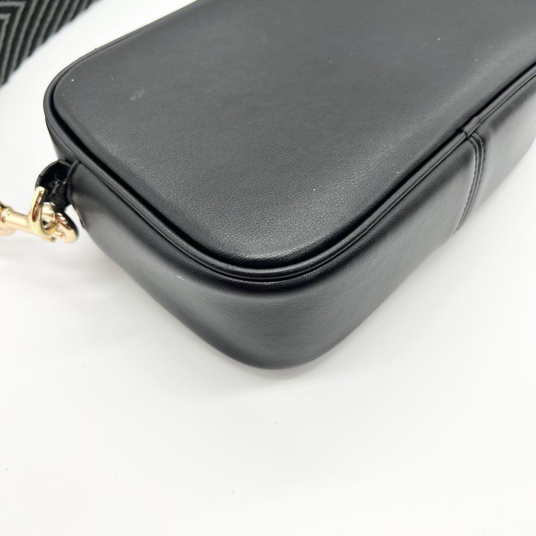 良品✨マークジェイコブス　ショルダーバッグ　エンボス　レザー　黒　FLASH
