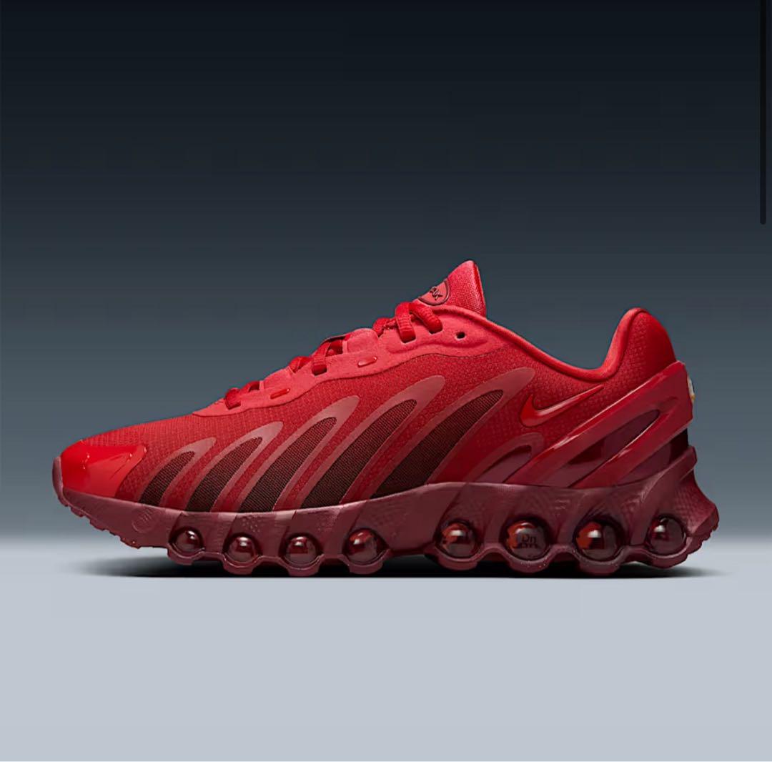Nike レッド スニーカー 12,264円