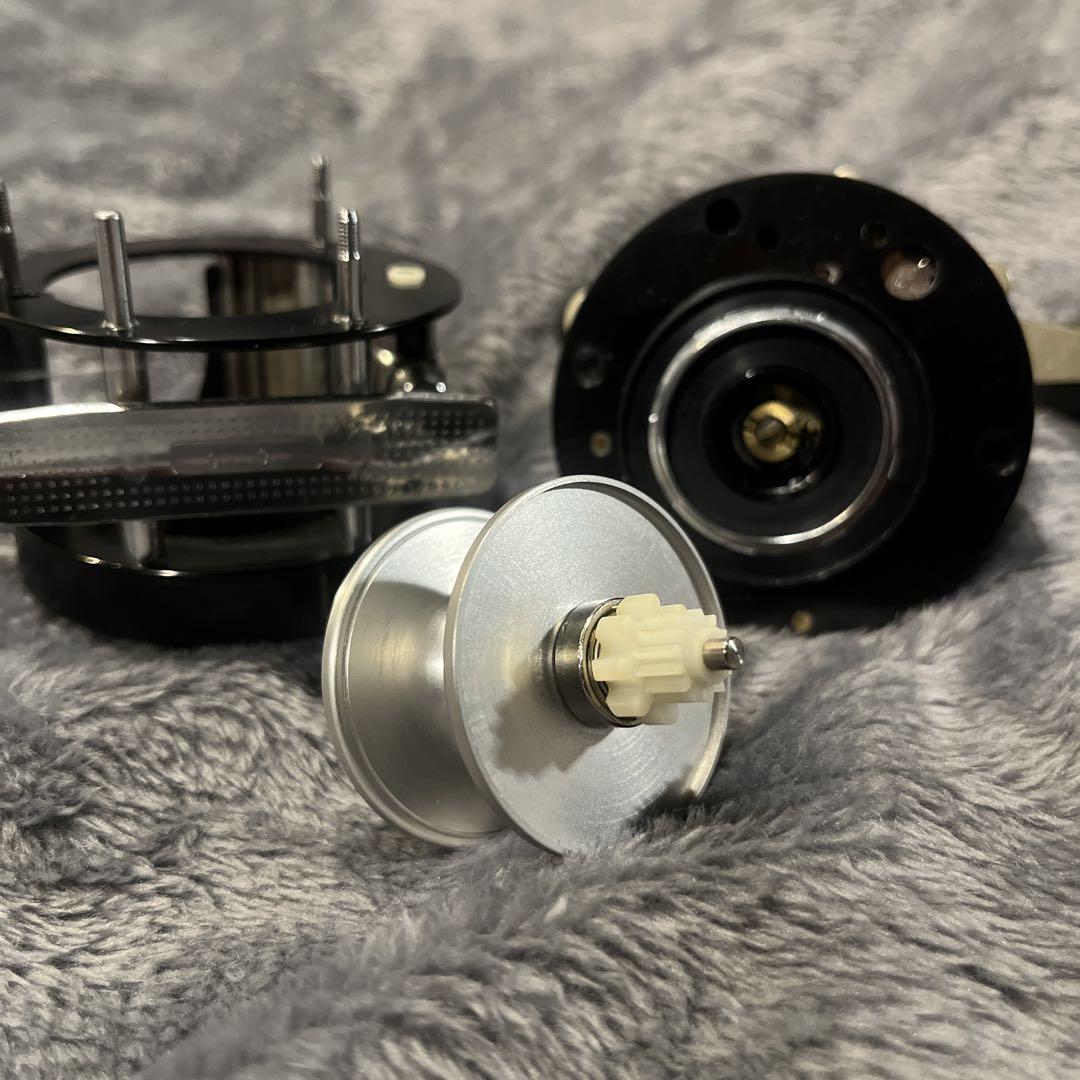 ABU アブガルシア アンバサダー Real2Deal2 UC 4600C 黒