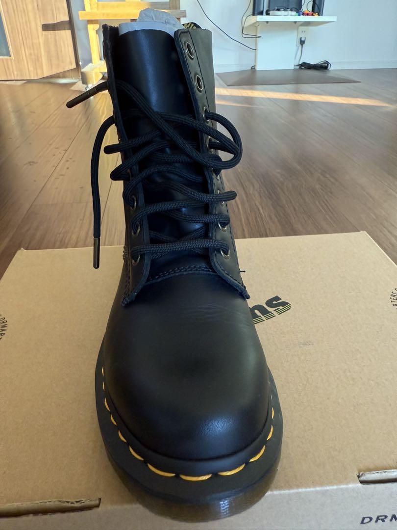 Dr. Martens AirWair ブラックワークブーツ