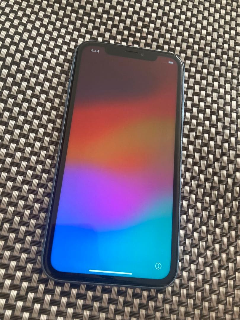 iPhone XR Blue 64 GB au 9,120円