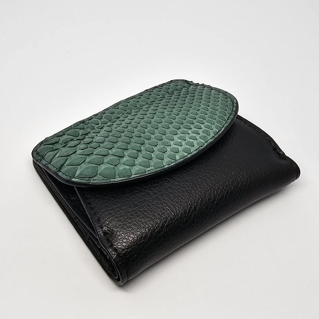 未使用品 最高級 ダイヤモンドパイソン 2つ折り 財布 緑 レザー