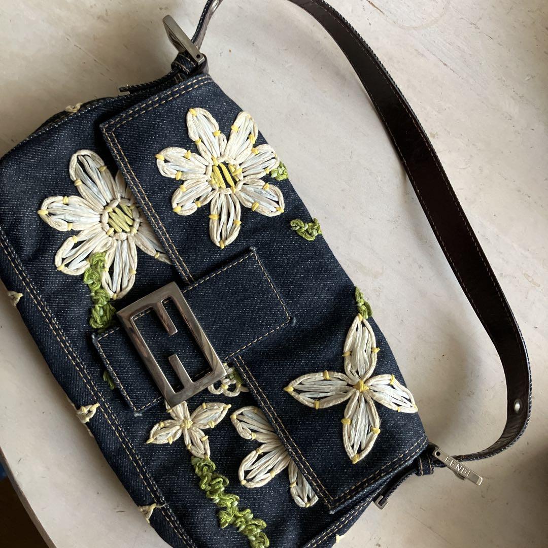 FENDI デニム　ストロー刺繍　バゲット 130,000円