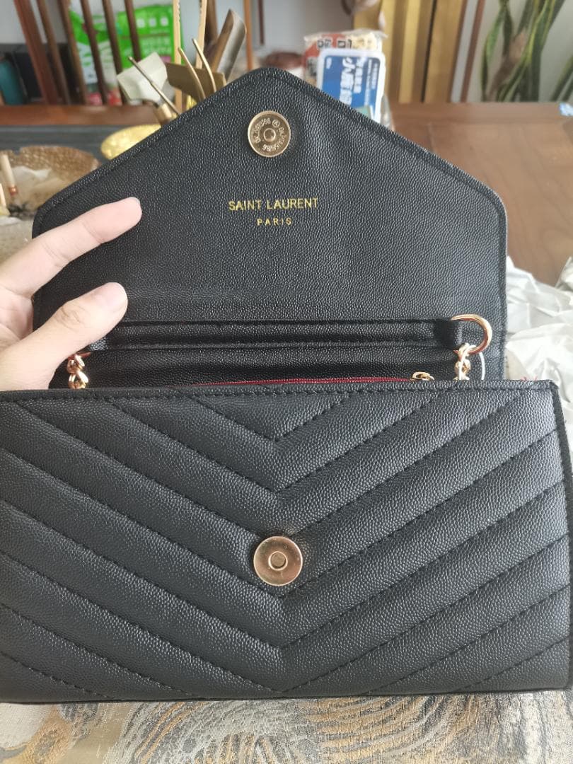 Yves Saint Laurent ブラッククラッチバッグ