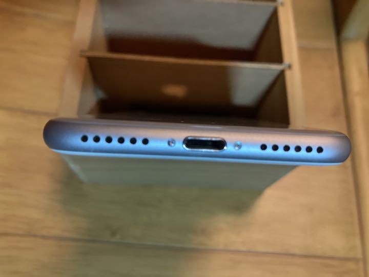 正規店お得 iPhone 8 Silver 64 GB 画面割れあり X5Li4-m25705253053 通販超激得