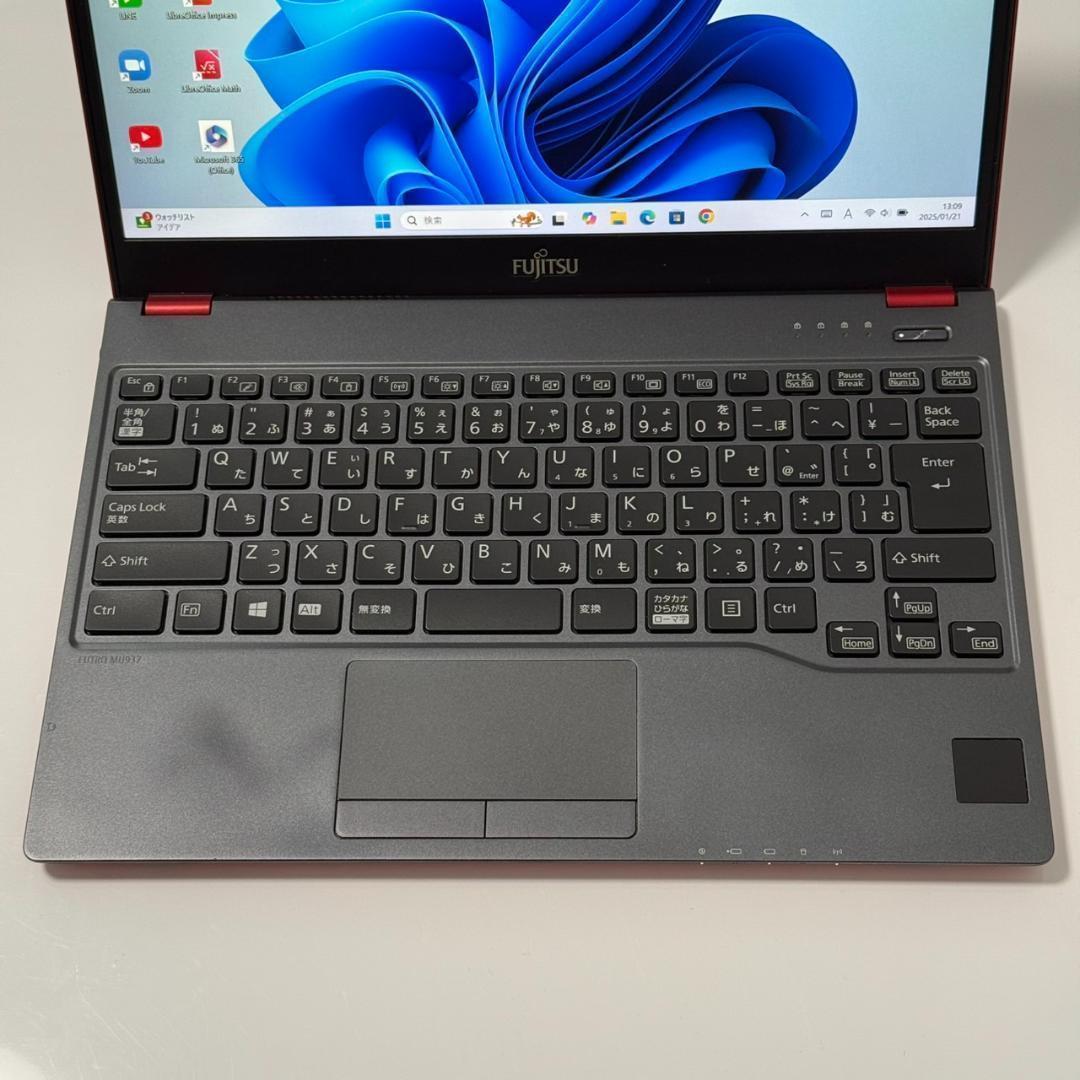 美品 希少カラー ワインレッド SSD搭載 軽量 富士通 ライフブック 185