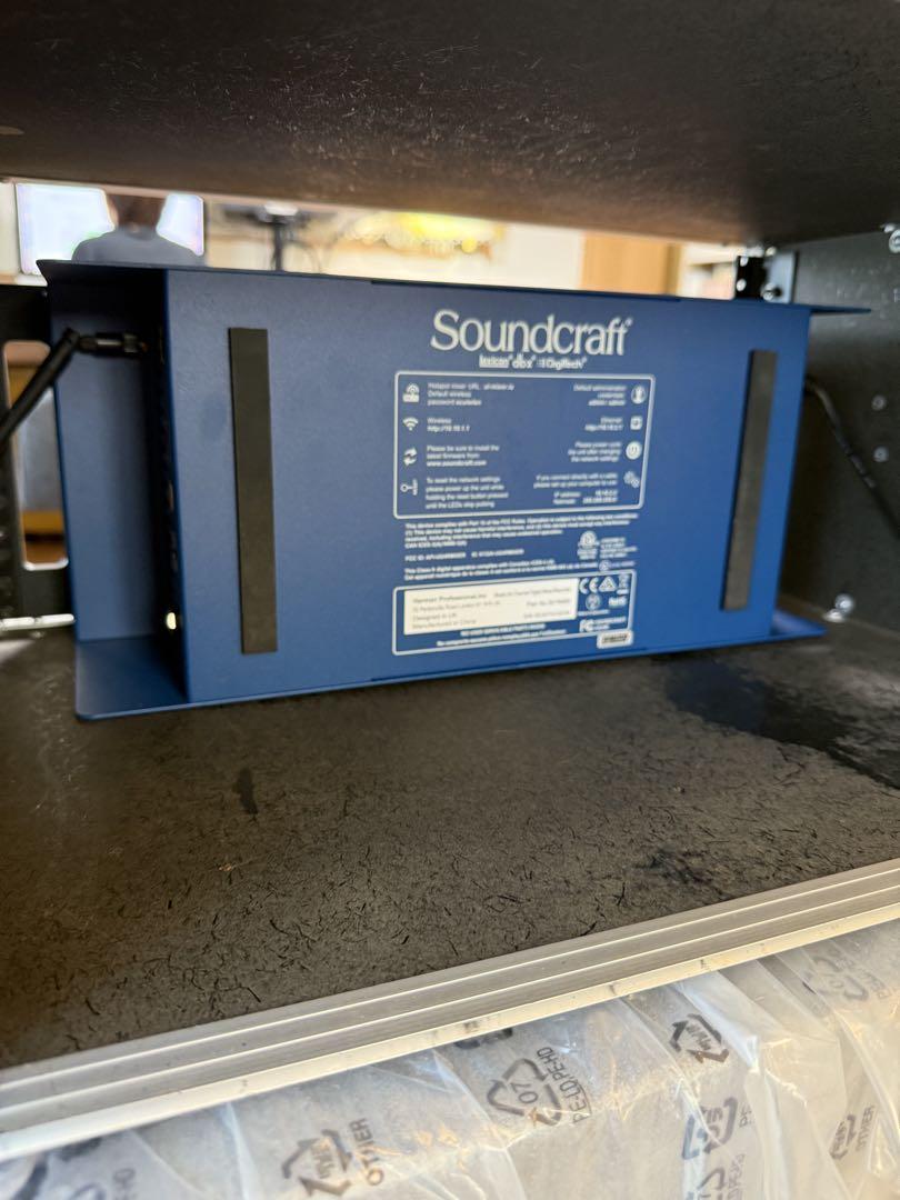 Soundcraft Ui24R デジタルミキサー
