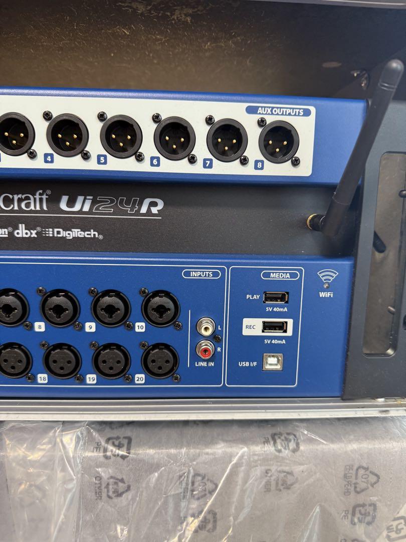 Soundcraft Ui24R デジタルミキサー