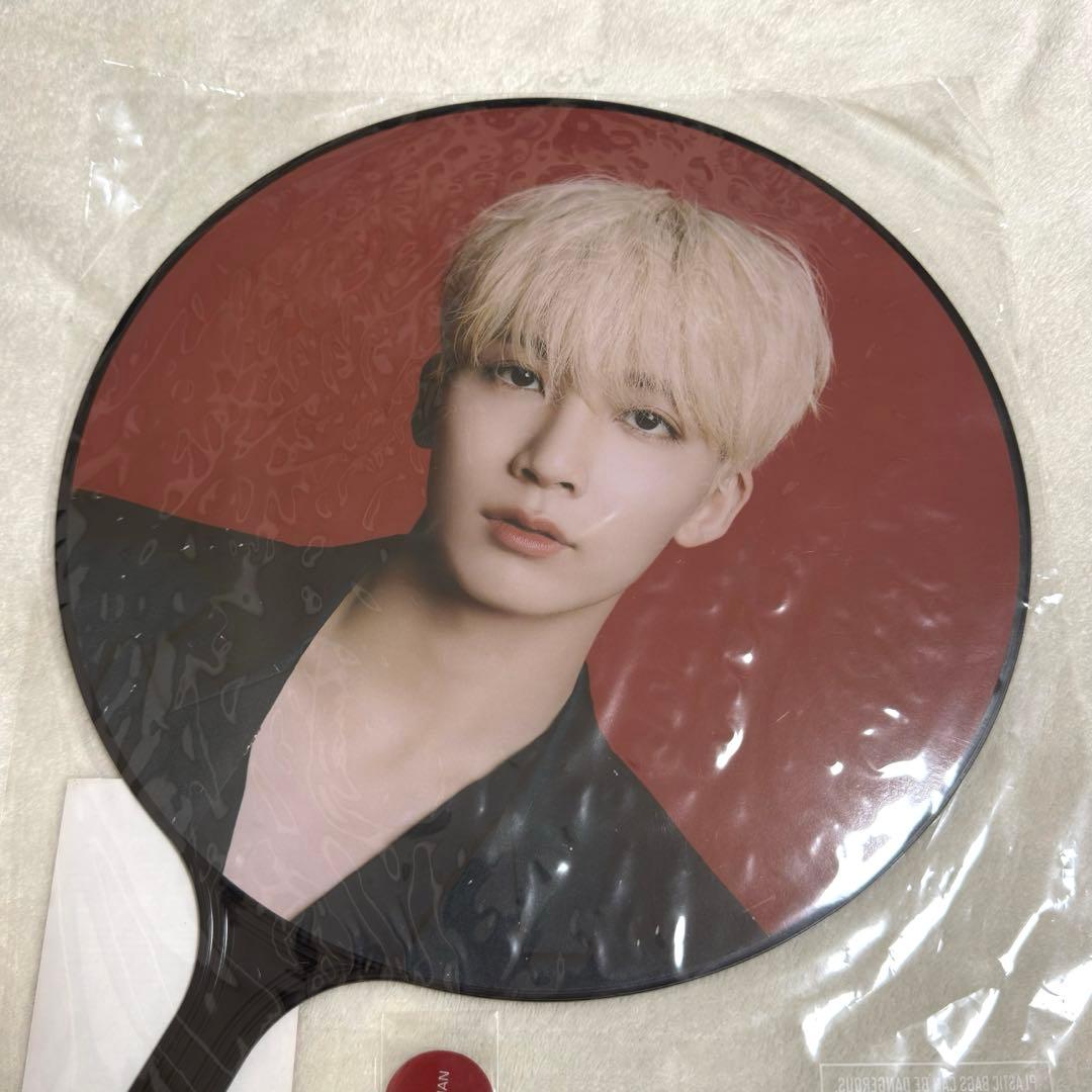 送料無料！ SEVENTEEN POWER OF LOVE ジョンハンうちわ