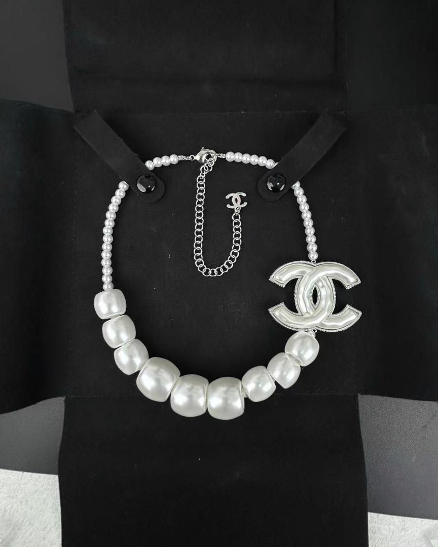 【初回限定】 Chanel ホワイトパール メルカリ - ロゴネックレス アクセサリー
