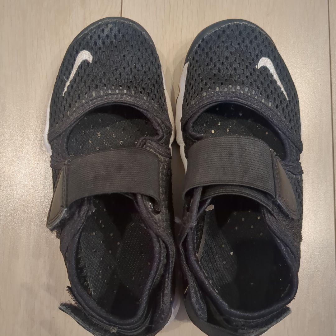 Nike エアリフト　18cm 5,220円