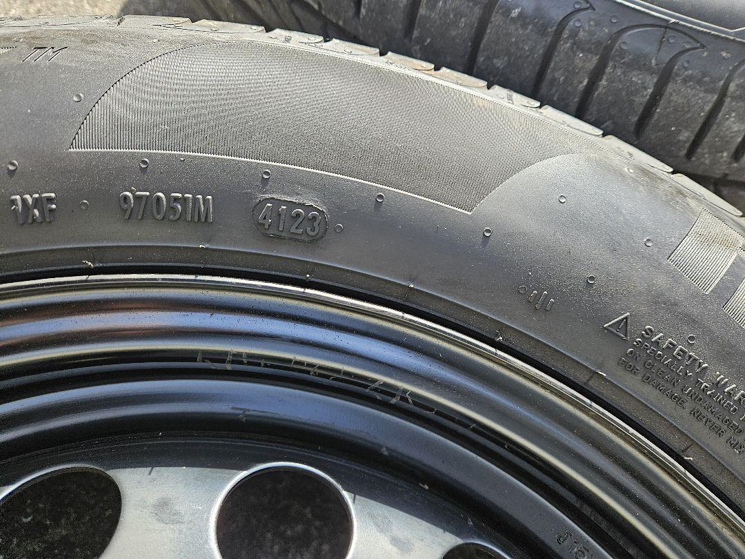 ① 合計17,980円 ピレリ POWERGY 195/60r15 タイヤのみ