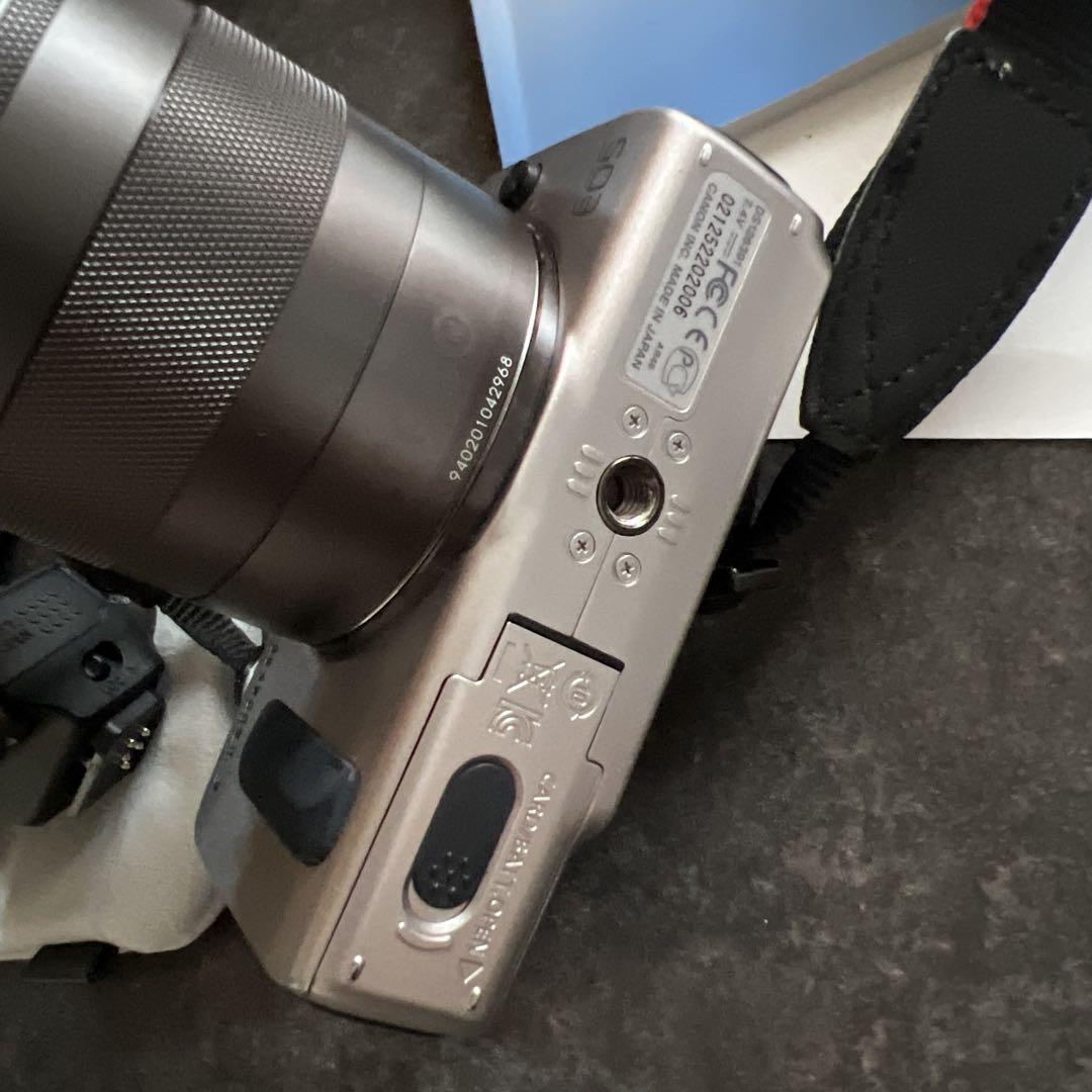 ひ*り様 Canon EOS M キット　ミラーレス一眼レフ
