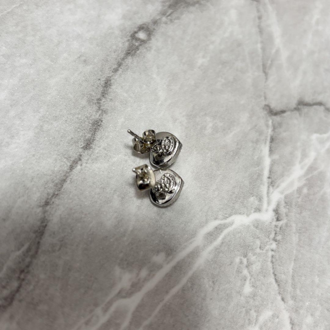 CHANEL ハート ピアス 白