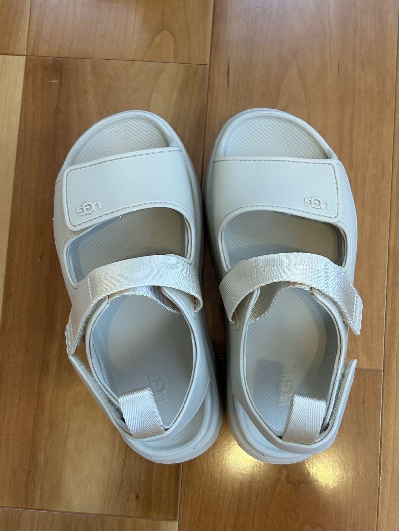 <UGG>ゴールデングロウ サンダル