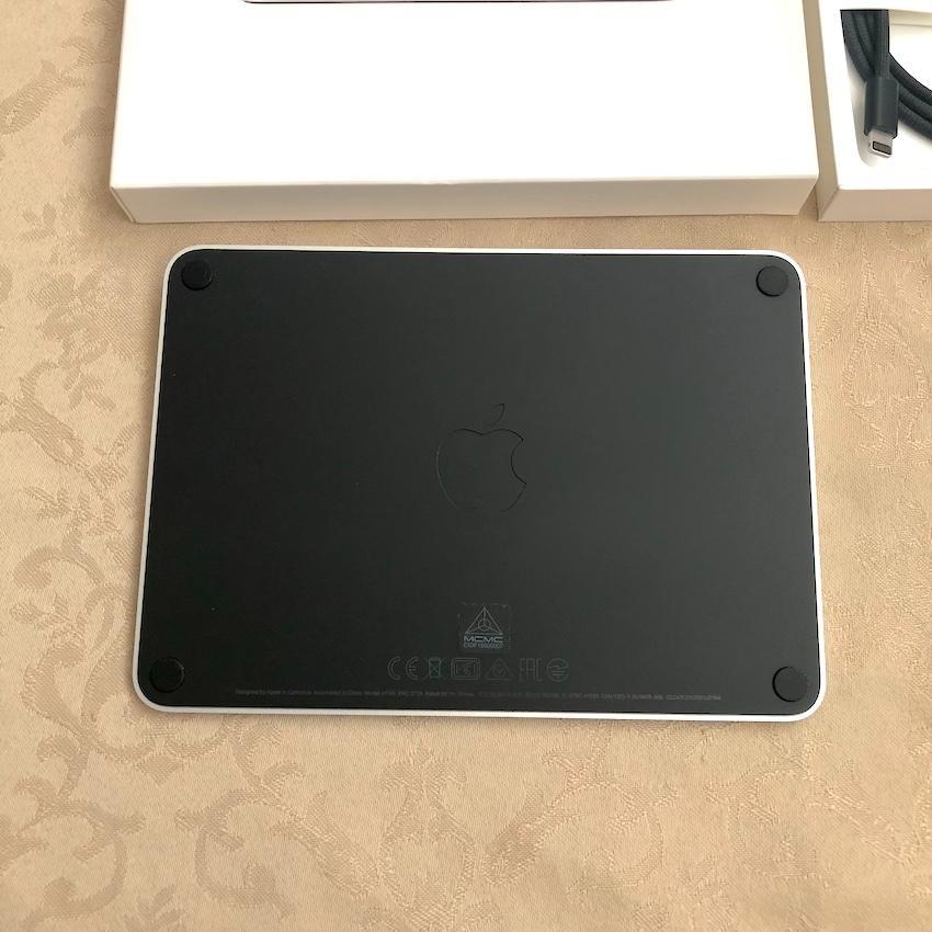 ほぼ未使用 ブラックモデル Apple Magic Trackpad （SSS） ほぼ未使用 ブラックモデル Apple Magic Trackpad （SSS