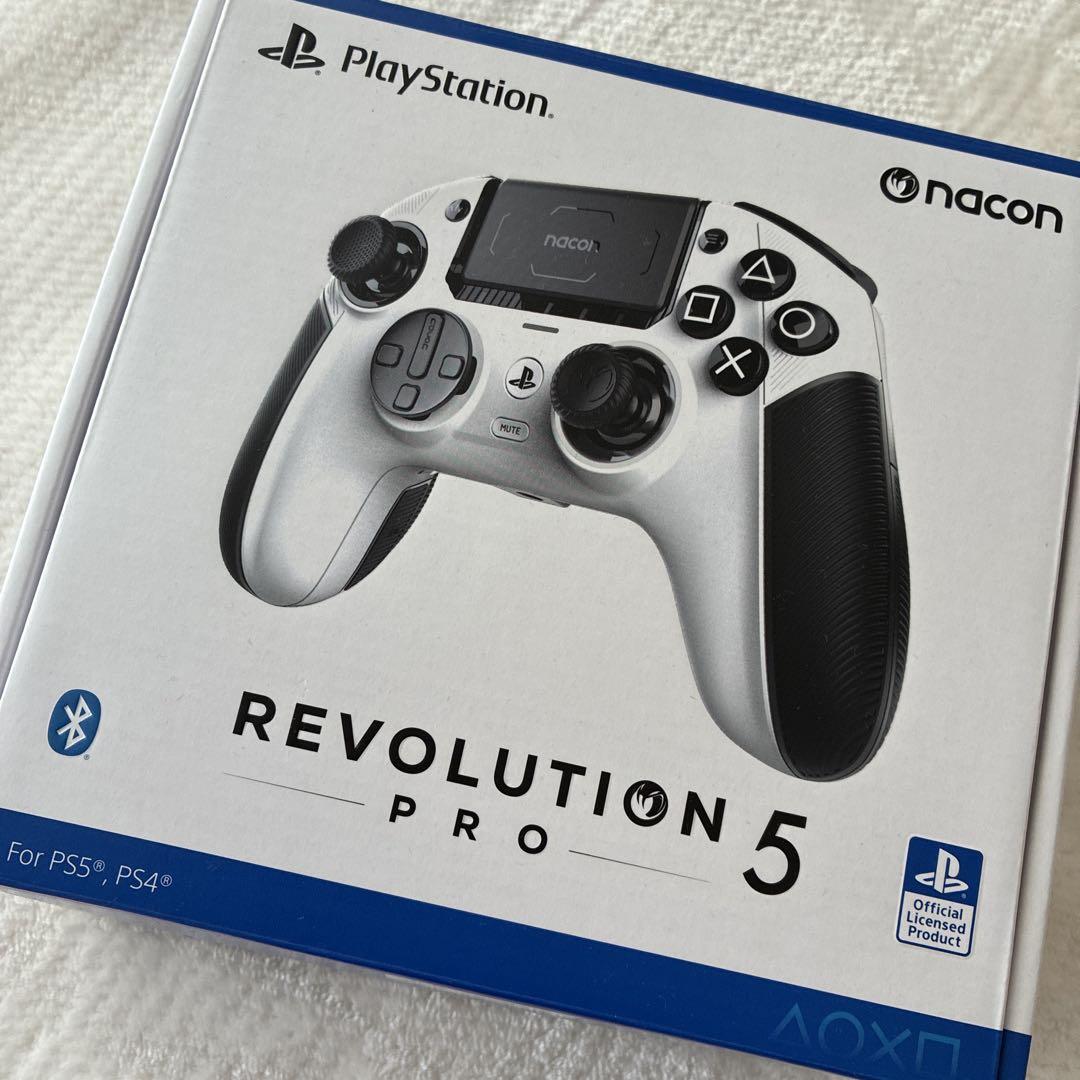 Nacon Revolution 5 Pro コントローラー　ホワイト