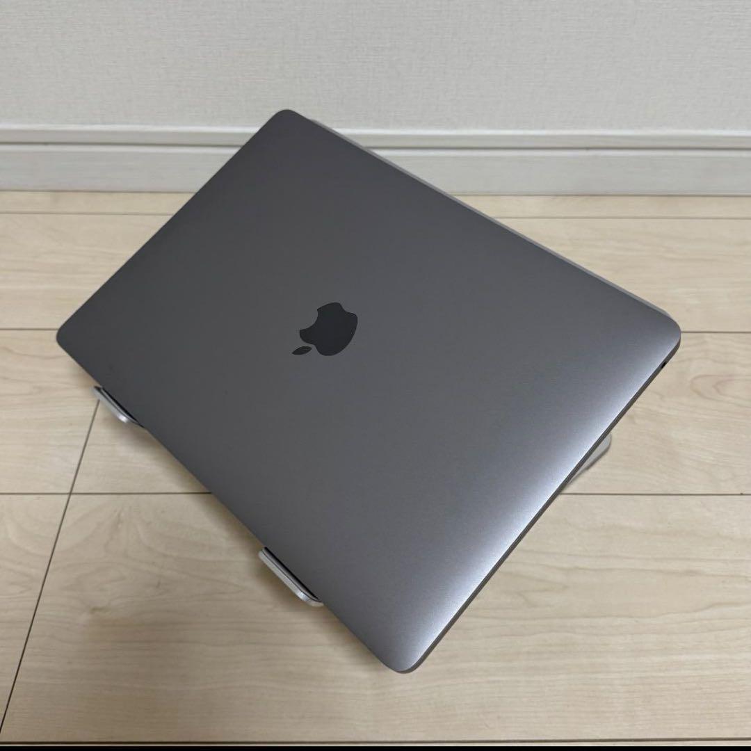 【美品】MacBook pro 2022 13インチM2 8GBメモリ 256G