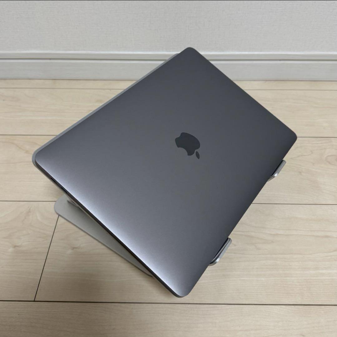 【美品】MacBook pro 2022 13インチM2 8GBメモリ 256G