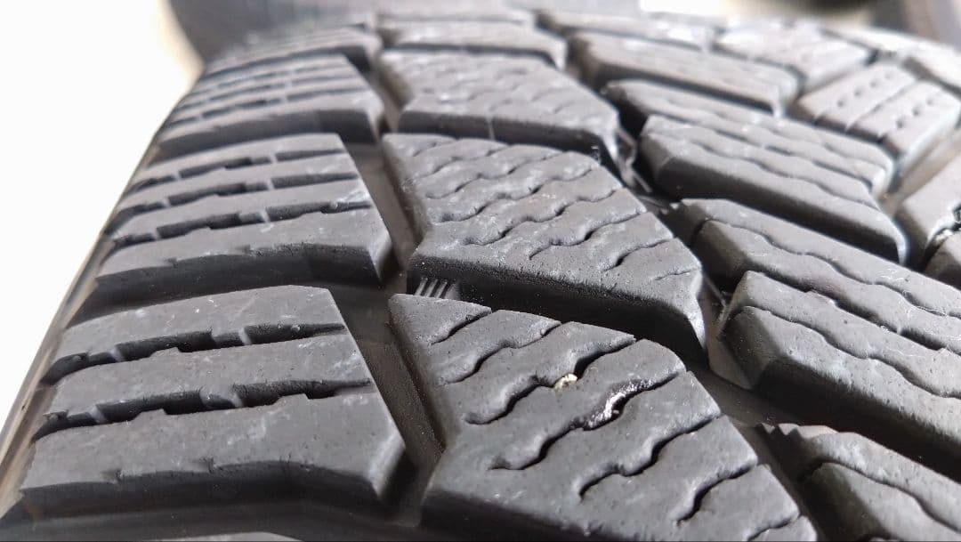 【送料込】265/65R17スタッドレス(2022製)4本セット プラド150等 【送料込】265/65R17スタッドレス(2022製)4本セット プラド150等