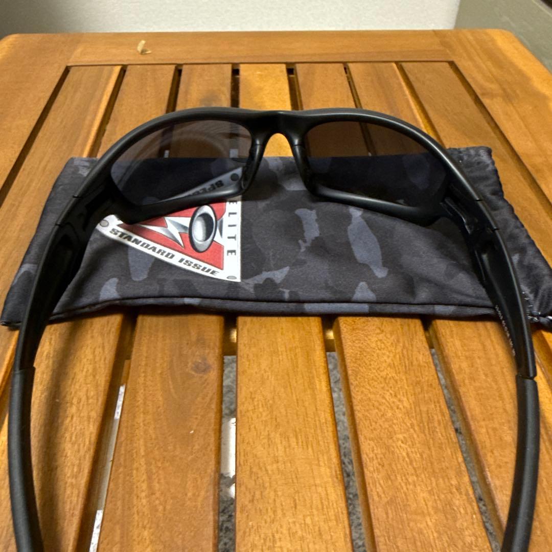 Oakley straight jacket