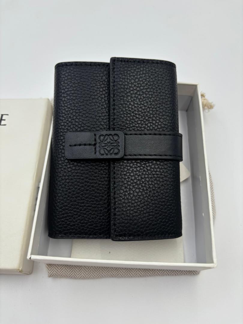 美品❤LOEWE ブラック 三つ折り財布