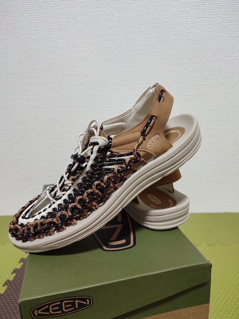 KEEN UNEEK ブラウン/ホワイト サンダル 26.5cm