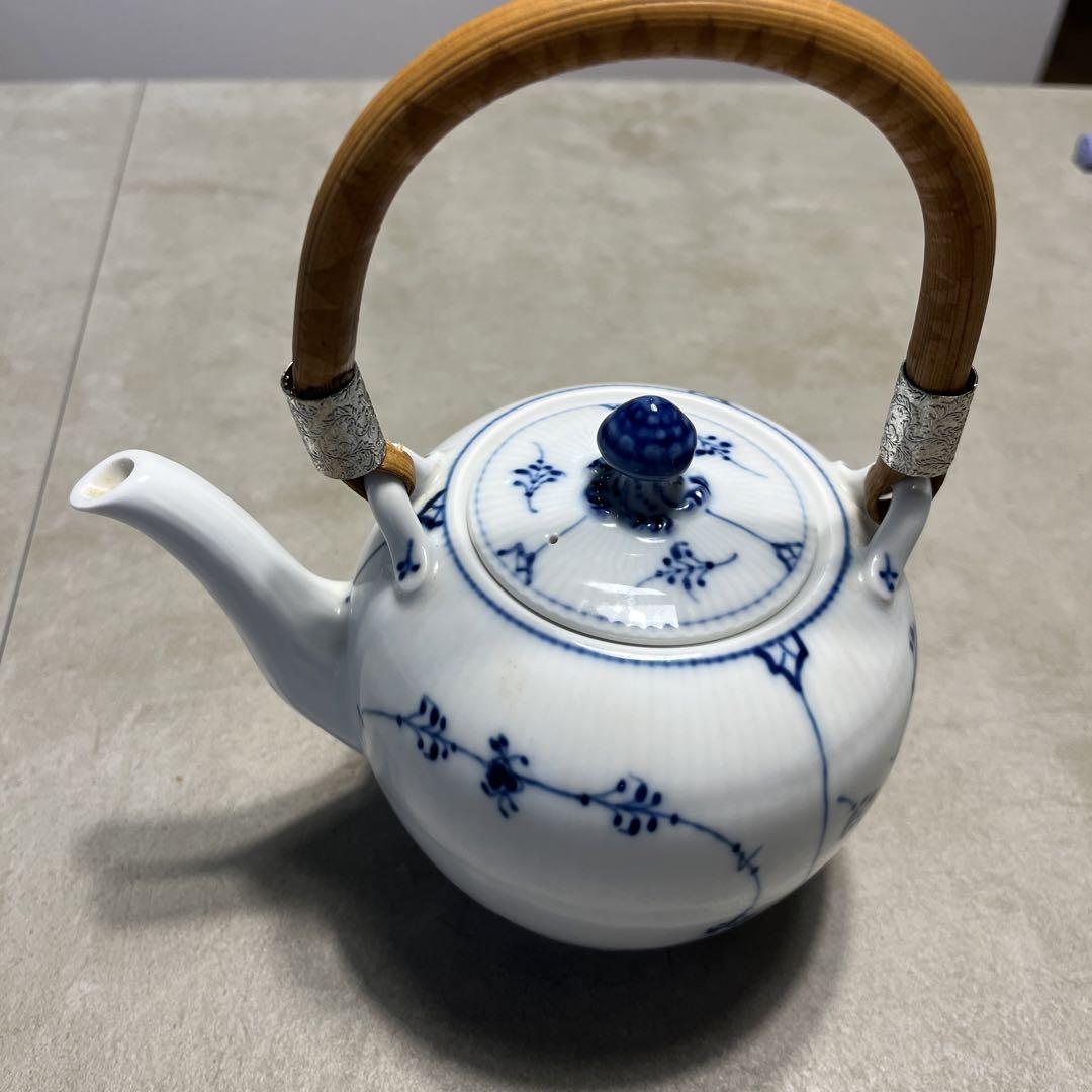 【12／4限り値下げ中】ロイヤルコペンハーゲン急須＆茶碗3客