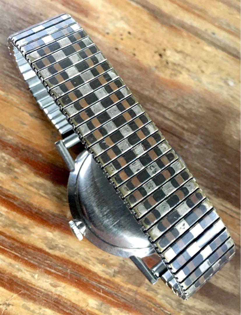Swiss New Cristal 17 jewels 手巻き　稼働品
