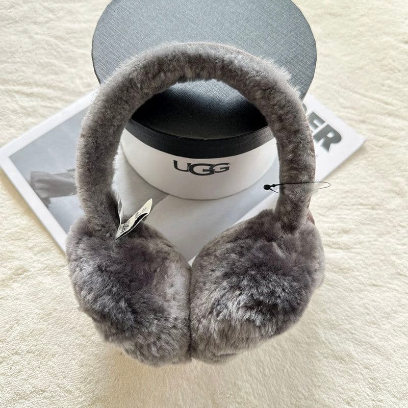 【新品】UGG 耳あて シープスキン イヤーマフ グレー耳当て 【新品】UGG 耳あて シープスキン イヤーマフ グレー耳当て