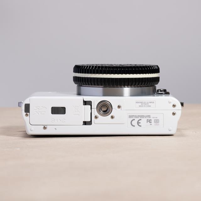 【写ルンです感覚のコンデジ】OLYMPUS PEN E-PM1 32mm