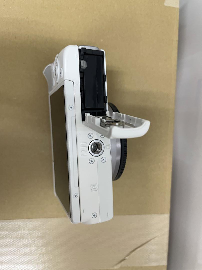 Canon EOS M100 ホワイト