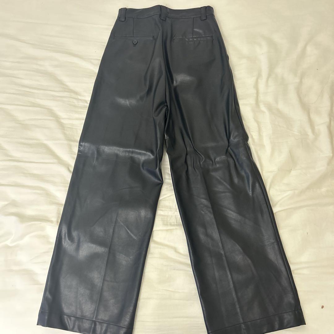 soerte leather wide straight pantsレザーパンツ