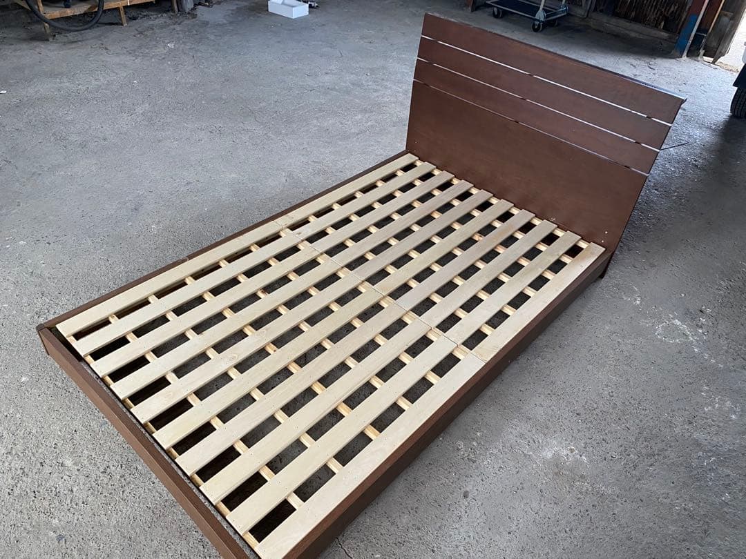 ブラウン木製シングルベッドフレームNITORI