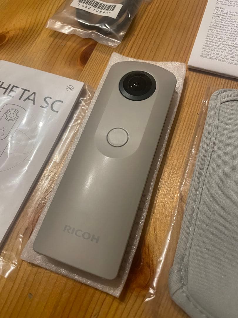 【1〜2回室内で使用】美品　RICOH 360度カメラ　THETA グレー