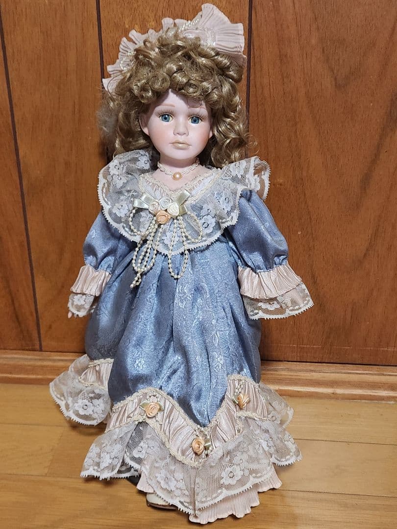 青色のドール 金色の髪目立った傷や汚れなし