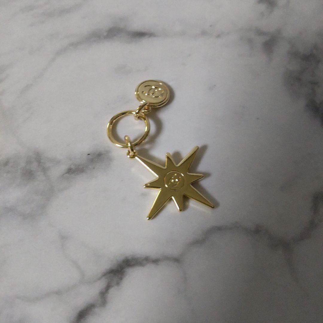 【正規品】【数量限定】CHANELチャーム(コメット) 新品/未使用品 CHANELチャーム(コメット)紙封筒つき！【ホリデー限定品】【正規