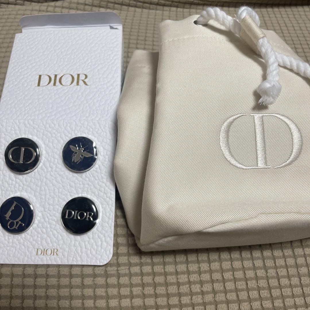 非売品】Dior ノベルティ ピンバッジ＆巾着ポーチ おトク情報が