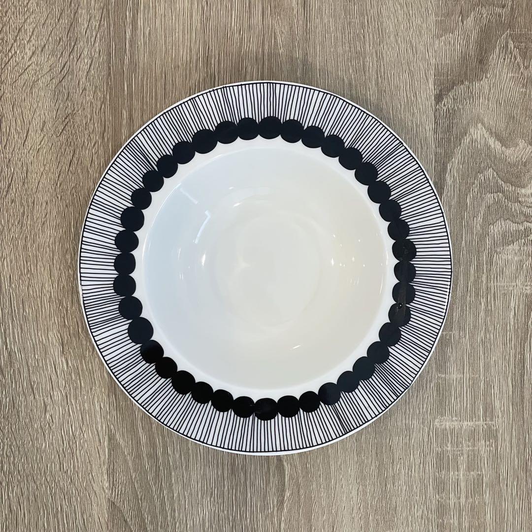marimekko(マリメッコ)黒い円模様の深皿食器