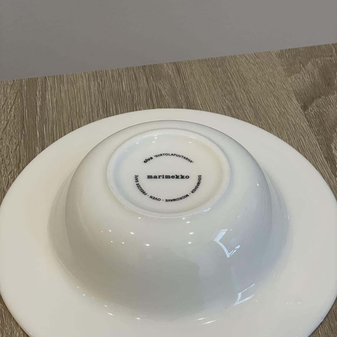 marimekko(マリメッコ)黒い円模様の深皿